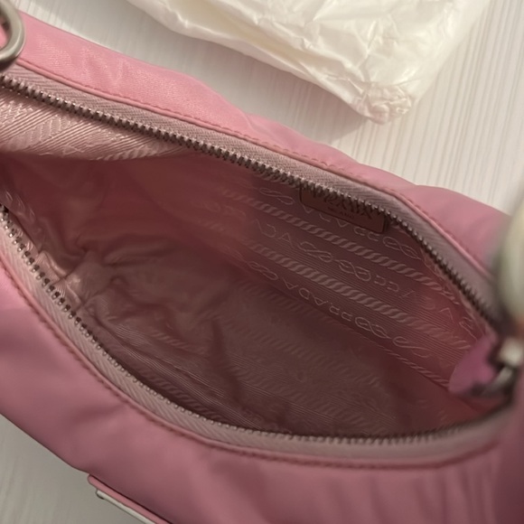 Prada Nylon Re-Edition 2006 Shoulder Bag - Picture 3 of 15